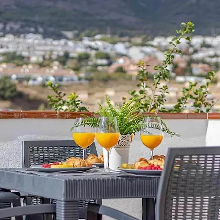 797holidayrentals- En Torremuelle Con Terraza Y Piscina アパート ベナルマデナ